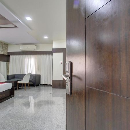 Hotel Le Grande Bijāpur Buitenkant foto