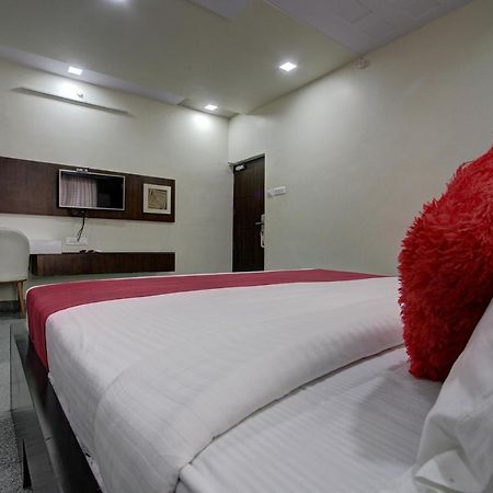 Hotel Le Grande Bijāpur Buitenkant foto