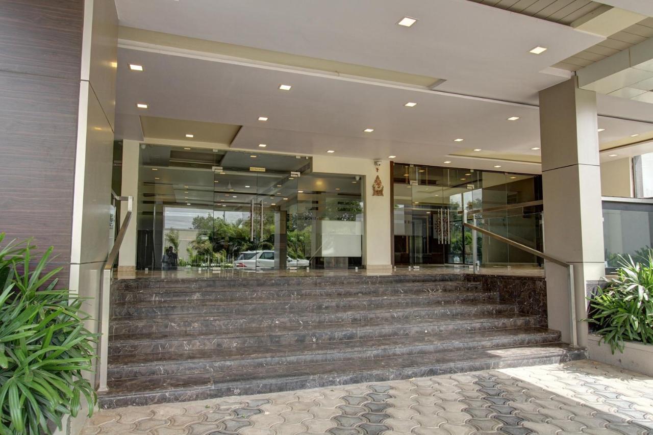 Hotel Le Grande Bijāpur Buitenkant foto