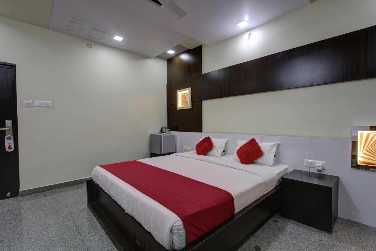 Hotel Le Grande Bijāpur Buitenkant foto